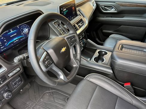Used 2024 Chevrolet Tahoe Premier w/ Premium Package image 9