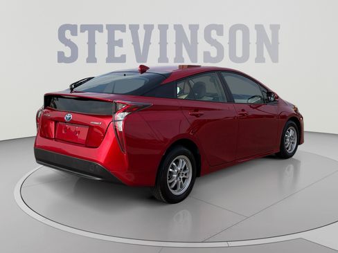 Used 2016 Toyota Prius Four FWD image 5