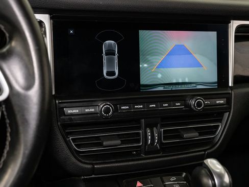 Used 2020 Porsche Macan S image 20