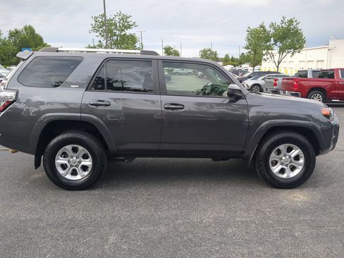 Used 2022 Toyota 4Runner SR5 RWD image 11