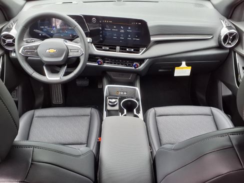 New 2026 Chevrolet Equinox LT w/ Convenience Package II FWD image 10