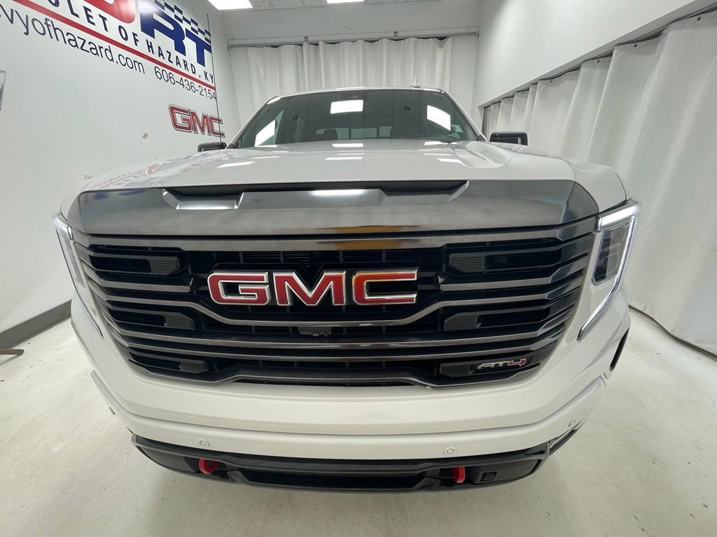 Used 2023 GMC Sierra 1500 AT4 w/ AT4 Premium Package AWD/4WD image 2