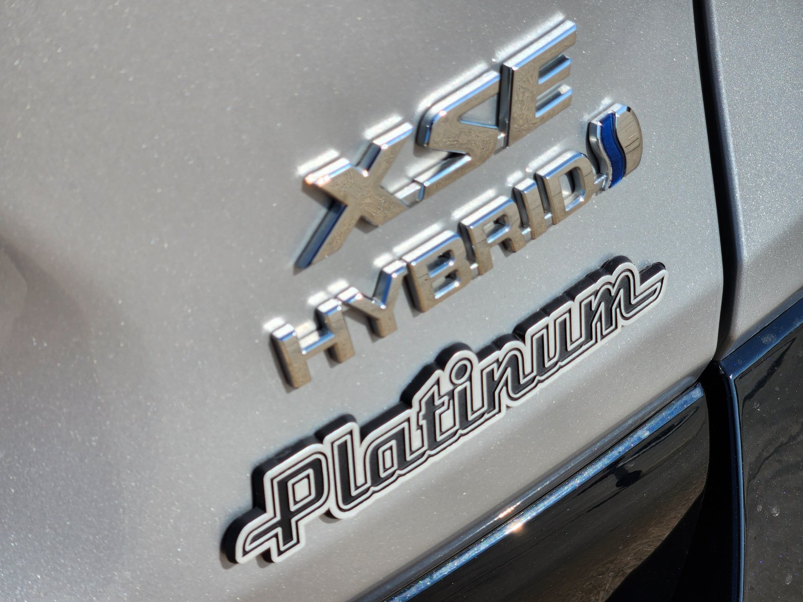 Used 2023 Toyota RAV4 XSE AWD/4WD image 16