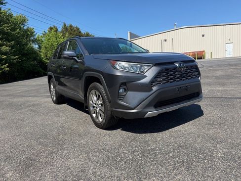 Used 2020 Toyota RAV4 Limited w/ All Weather Liner Package FWD image 5