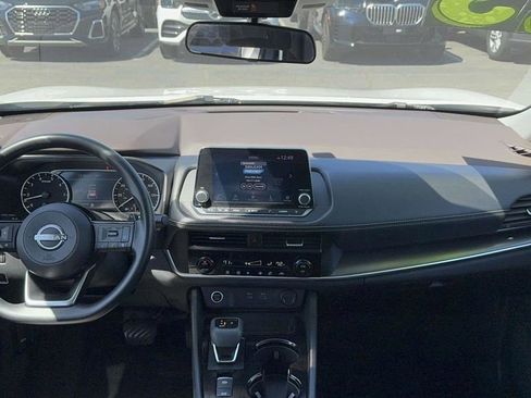 Used 2023 Nissan Rogue SV image 34