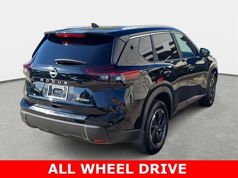 Used 2024 Nissan Rogue SV w/ SV Premium Package image 5