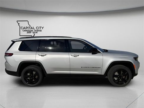 New 2025 Jeep Grand Cherokee L Limited image 10