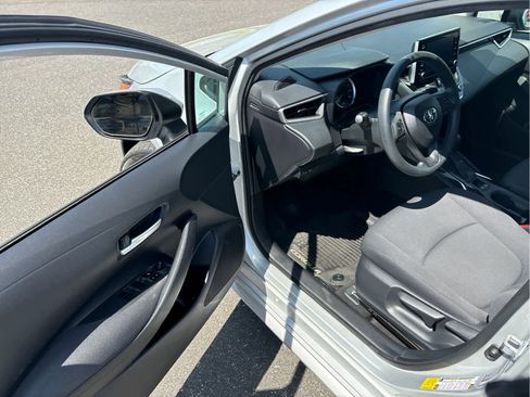 Used 2020 Toyota Corolla LE FWD image 7