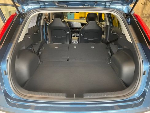 Certified 2025 Kia Niro EX image 21