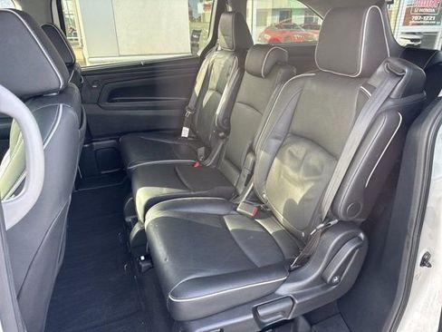 Used 2023 Honda Odyssey Elite image 8