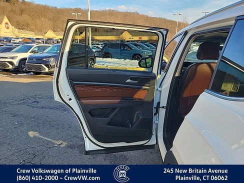 Certified 2022 Volkswagen Atlas SEL image 48