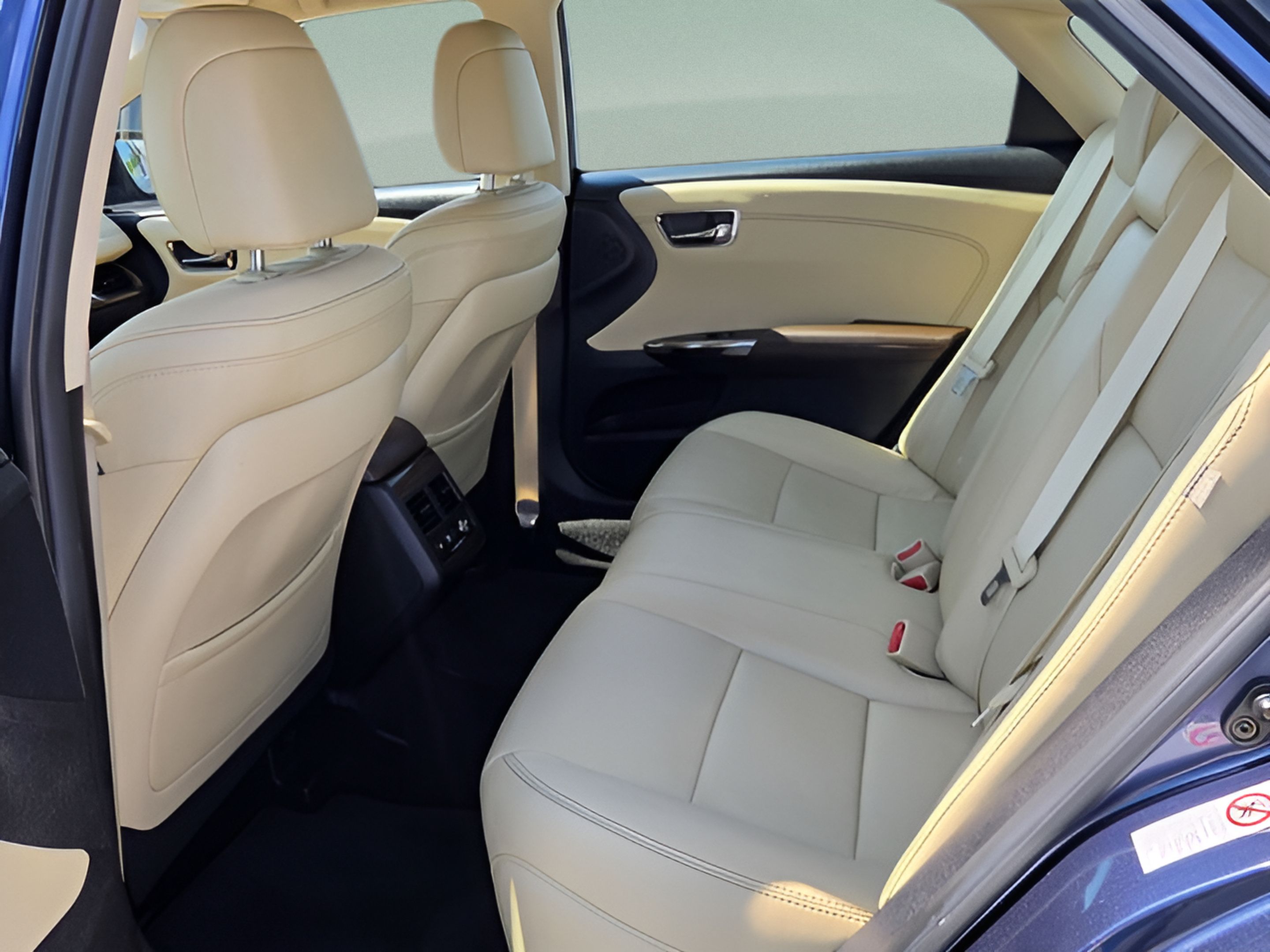 Used 2015 Toyota Avalon Limited FWD image 11