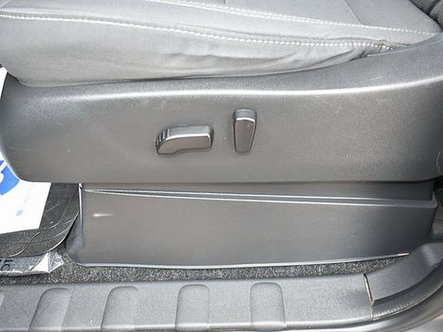 Certified 2023 Nissan Frontier SV image 18