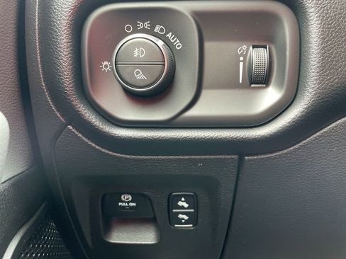 Used 2020 RAM 1500 Big Horn image 18