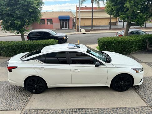 Used 2022 Nissan Altima 2.5 SR w/ Midnight Edition Package image 5