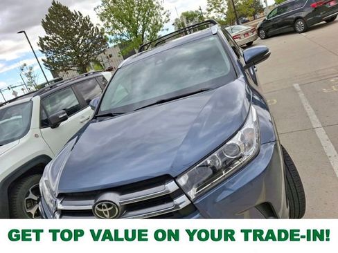 Used 2017 Toyota Highlander Limited w/ Carpet Mat Package FWD image 1