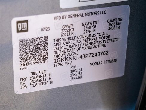 Used 2023 GMC Acadia SLE w/ Driver Convenience Package image 35