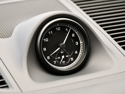 Certified 2025 Porsche Macan image 21