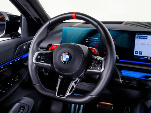 Used 2025 BMW M5 w/ Executive Package image 25