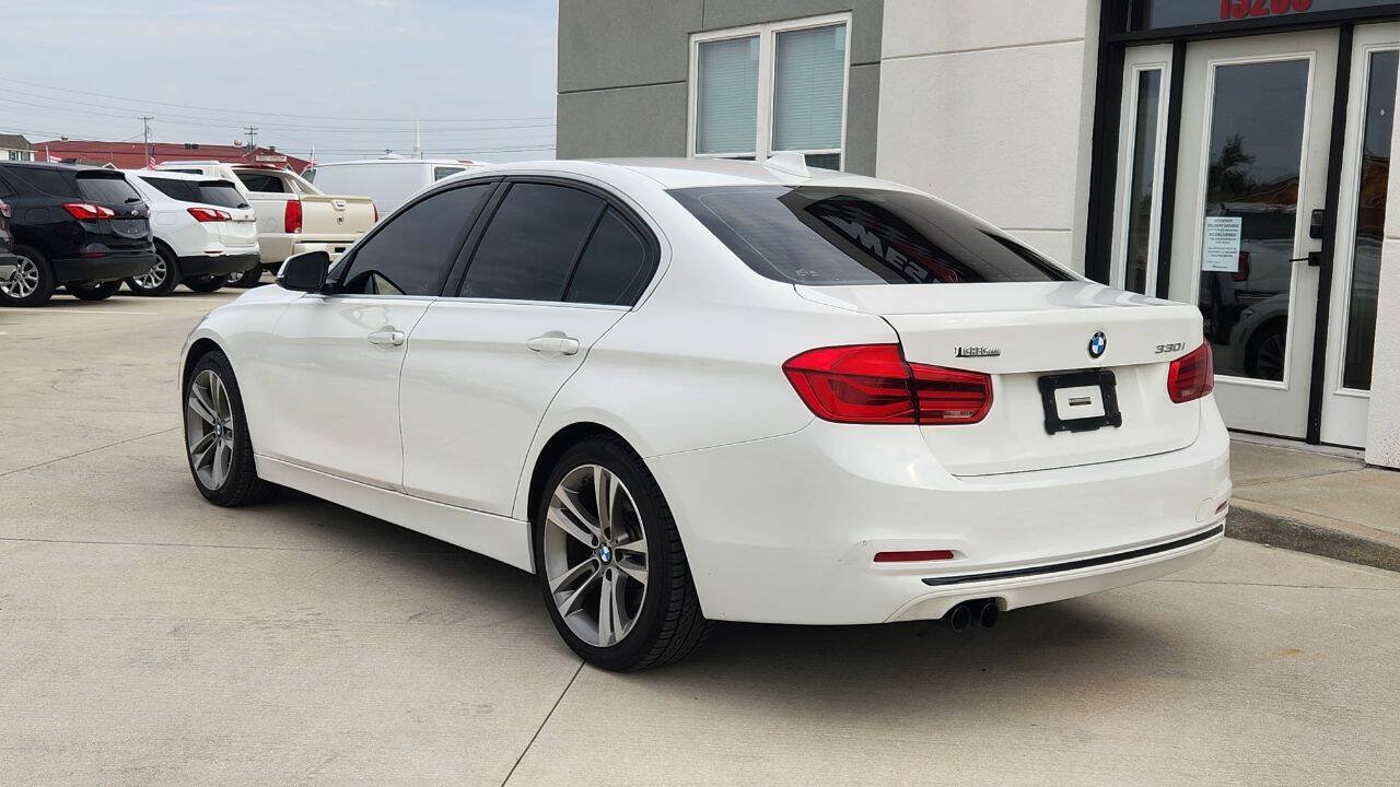 Used 2018 BMW 330i Sedan RWD image 4