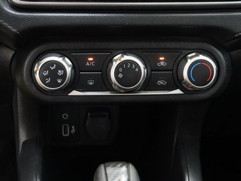 Used 2025 Nissan Versa S w/ Trunk Package image 18