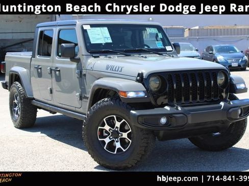 Used 2022 Jeep Gladiator Willys image 1