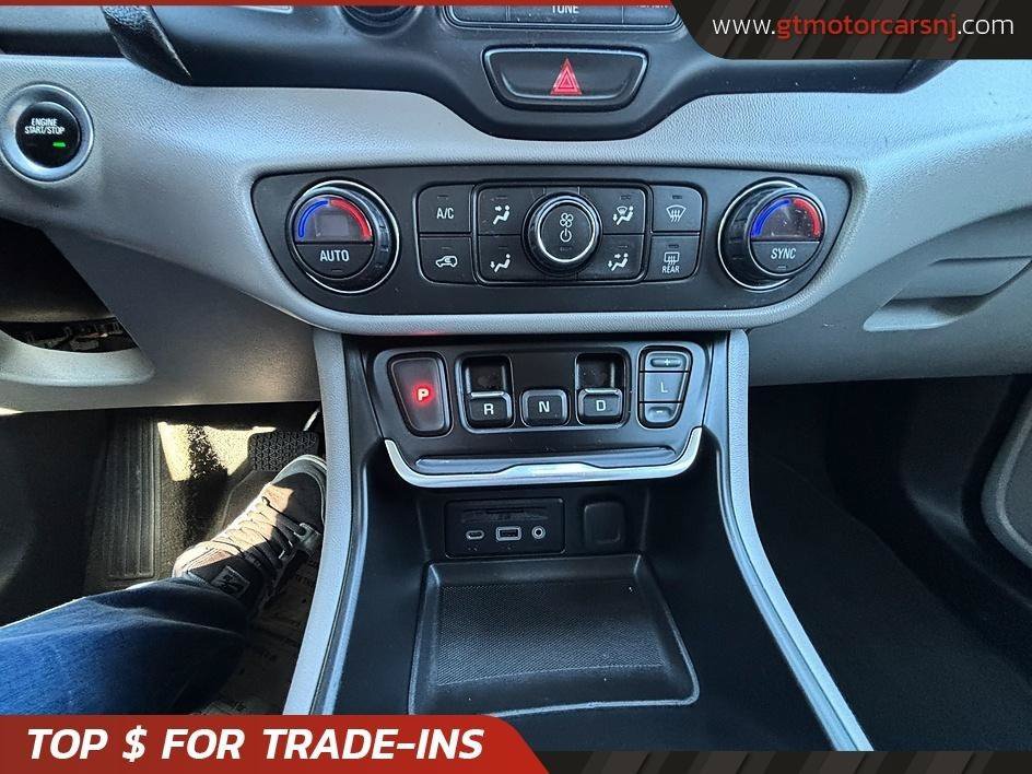 Used 2018 GMC Terrain SLE w/ Driver Convenience Package AWD/4WD image 31