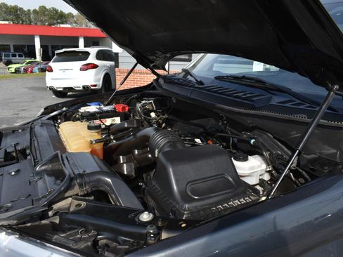 Used 2019 Ford F150 Lariat w/ Equipment Group 502A Luxury AWD/4WD image 38