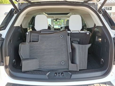 Used 2025 Ford Explorer Platinum w/ Ultimate Package AWD/4WD image 38