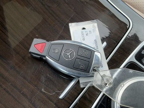 Used 2019 Mercedes-Benz GLC 300 image 25