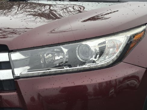 Used 2017 Toyota Highlander Limited Platinum image 6