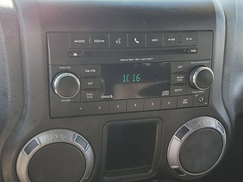 Used 2014 Jeep Wrangler Unlimited Sport w/ Connectivity Group image 27