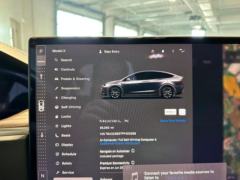 Used 2023 Tesla Model X AWD/4WD image 9