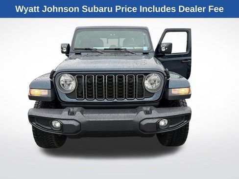Used 2025 Jeep Gladiator Sport AWD/4WD image 12