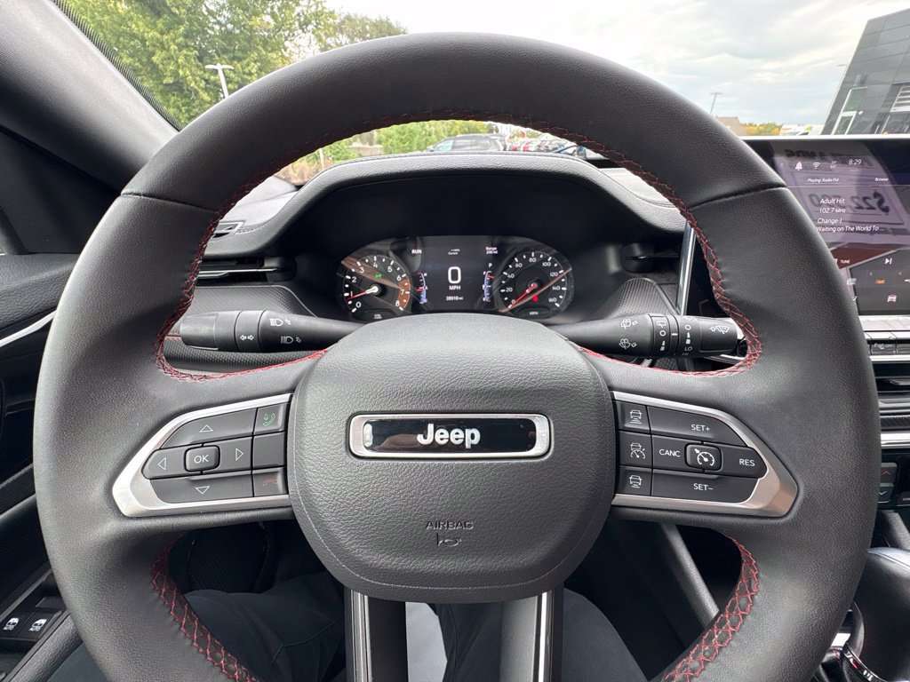 Used 2025 Jeep Compass Trailhawk AWD/4WD image 24