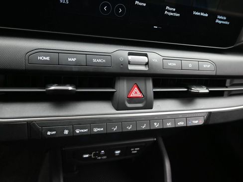 Used 2025 Kia K4 LXS image 16