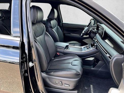 Used 2025 Hyundai Palisade Calligraphy FWD image 9
