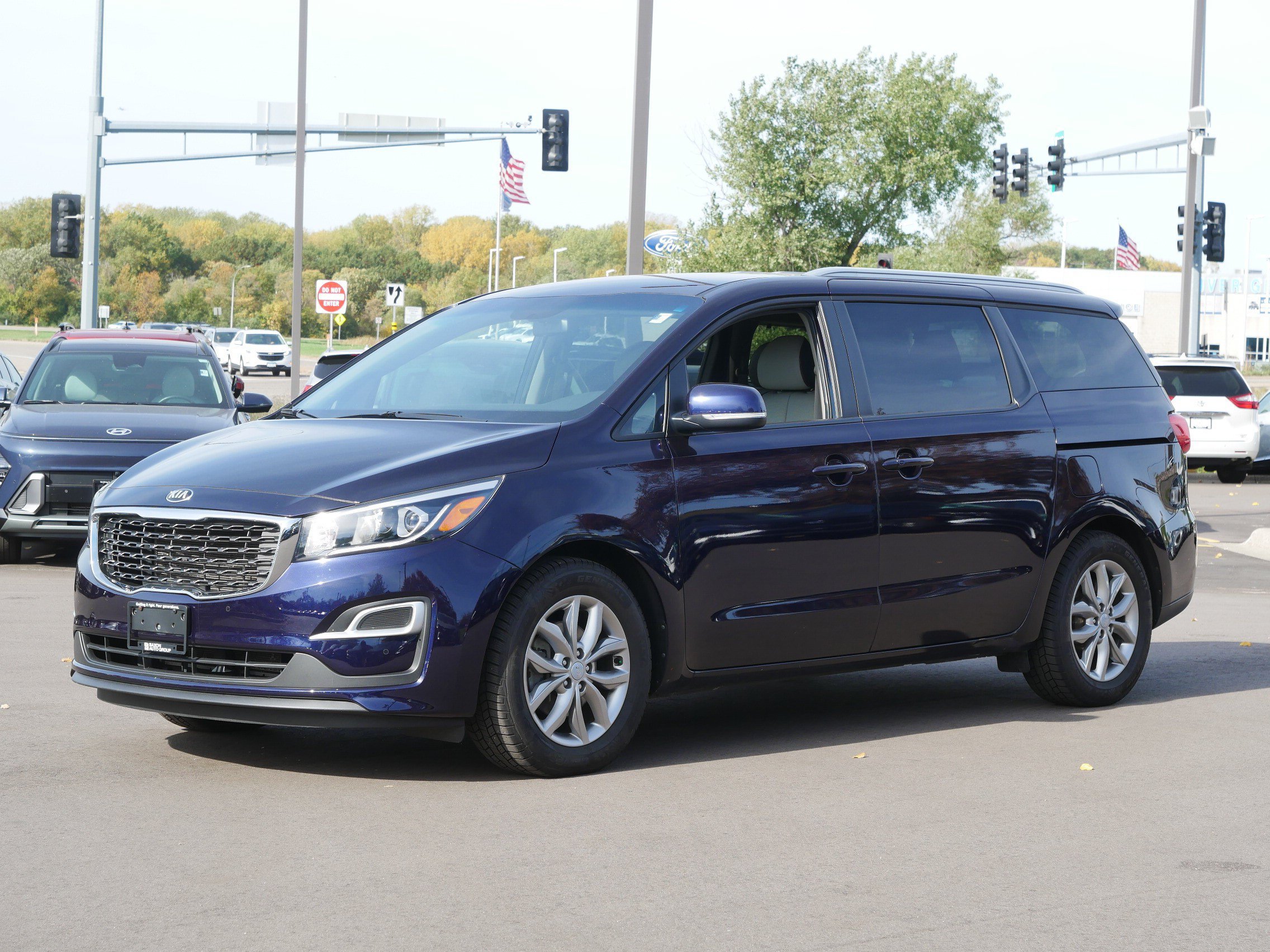 Used 2020 Kia Sedona EX FWD image 2