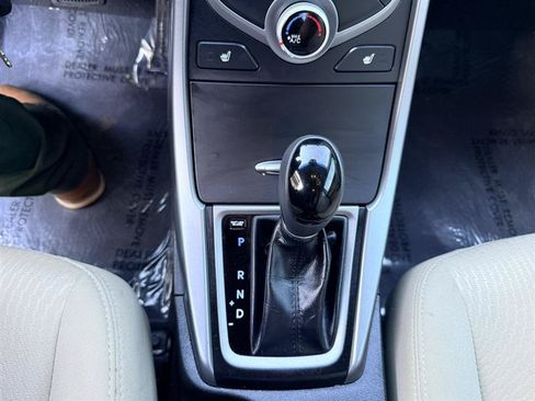 Used 2014 Hyundai Elantra SE w/ Option Group 02 FWD image 30