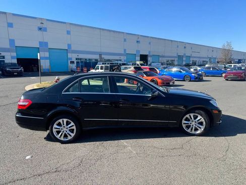 Used 2010 Mercedes-Benz E 350 4MATIC Sedan image 28