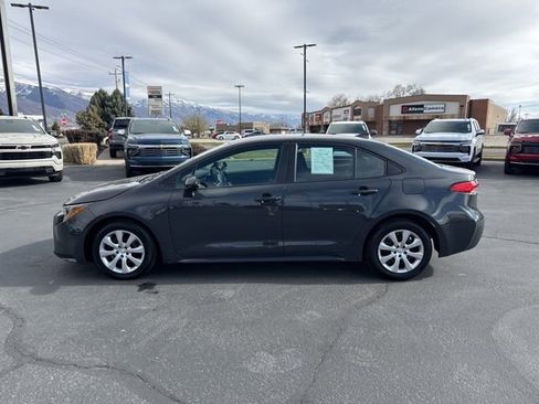 Used 2023 Toyota Corolla LE image 4