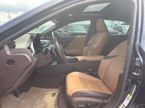 Used 2019 Lexus ES 350 w/ Premium Package FWD image 12