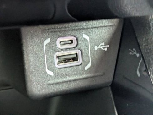 New 2026 Jeep Compass Latitude w/ Sun and Sound Group image 19