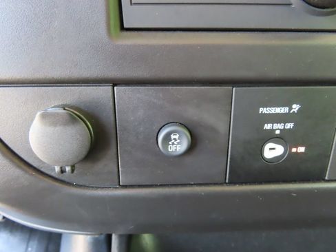 Used 2024 Chevrolet Express 2500 w/ Driver Convenience Package RWD image 6