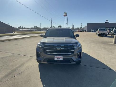 New 2026 Ford Explorer Active w/ Active Comfort Package image 3