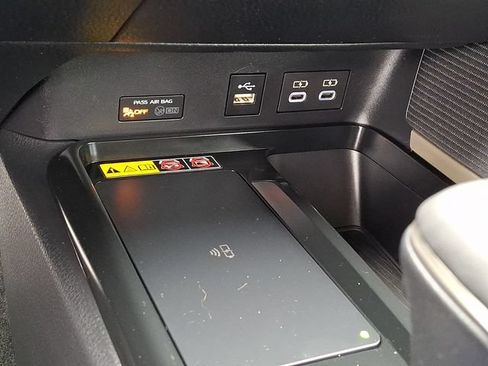Used 2025 Toyota Camry SE w/ Convenience Package AWD/4WD image 24