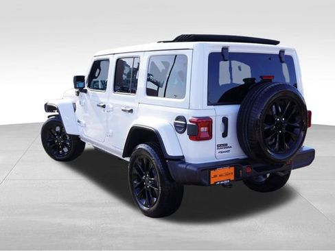 Certified 2025 Jeep Wrangler Unlimited Sahara w/ Safety Group image 8