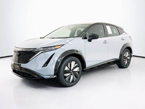 Used 2024 Nissan Ariya AWD image 3