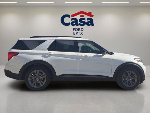 Used 2022 Ford Explorer XLT w/ Equipment Group 202A image 2