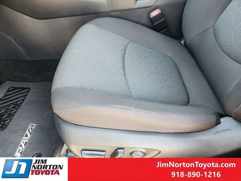 Used 2023 Toyota RAV4 XLE image 27